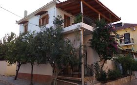 Cosy House In Galaxidi